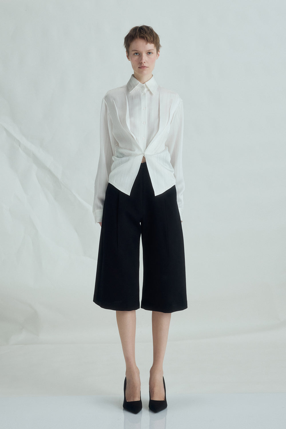 VICKTEERUT Long Sleeve Draped Shirt เสื้อเชิ้ต แขนยาว จับเดรป