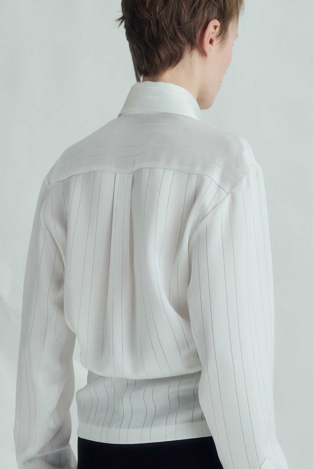 VICKTEERUT Long Sleeve Draped Shirt เสื้อเชิ้ต แขนยาว จับเดรป