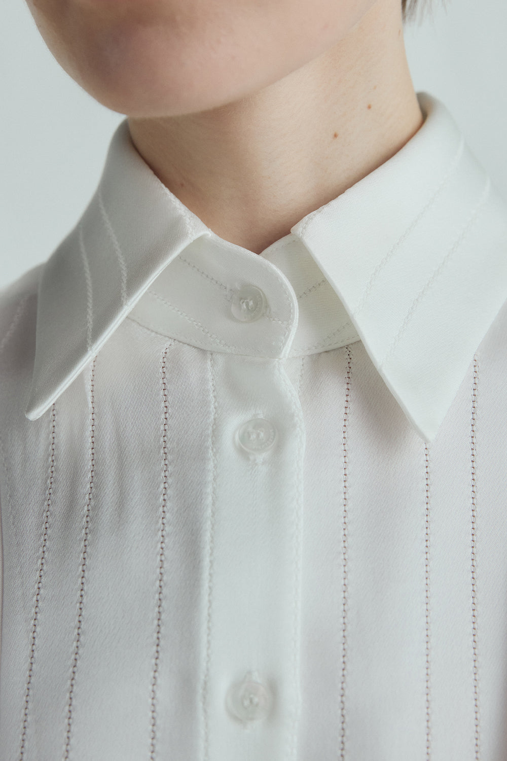 VICKTEERUT Long Sleeve Draped Shirt เสื้อเชิ้ต แขนยาว จับเดรป