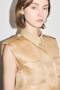 VICKTEERUT Sleeveless Shirt with Pocket Detail เสื้อเชิ้ต แขนกุด ตกแต่งกระเป๋า