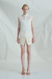 VICKTEERUT Sleeveless Shirt with Pocket Detail เสื้อเชิ้ต แขนกุด ตกแต่งกระเป๋า