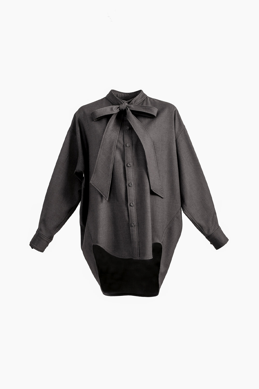 VICKTEERUT Long-Sleeve Oversized Shirt with Pussy-Bow Detail เสื้อเชิ้ต แขนยาว ทรงโอเวอร์ไซส์