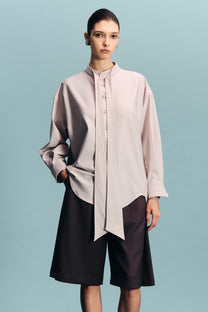 VICKTEERUT Long-Sleeve Oversized Shirt with Pussy-Bow Detail เสื้อเชิ้ต แขนยาว ทรงโอเวอร์ไซส์