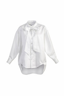 VICKTEERUT Long-Sleeve Oversized Shirt with Pussy-Bow Detail เสื้อเชิ้ต แขนยาว ทรงโอเวอร์ไซส์