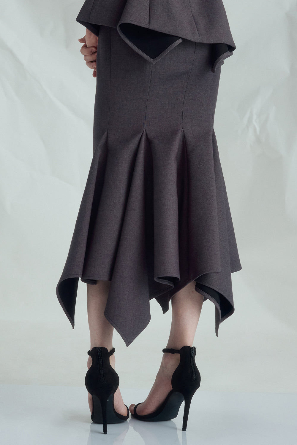 VICKTEERUT High-Waist Mermaid Skirt กระโปรงเอวสูง ทรงเมอร์เมด