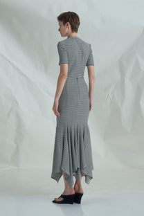 VICKTEERUT High-Waist Mermaid Skirt กระโปรงเอวสูง ทรงเมอร์เมด