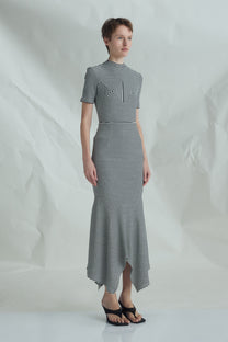 VICKTEERUT High-Waist Mermaid Skirt กระโปรงเอวสูง ทรงเมอร์เมด