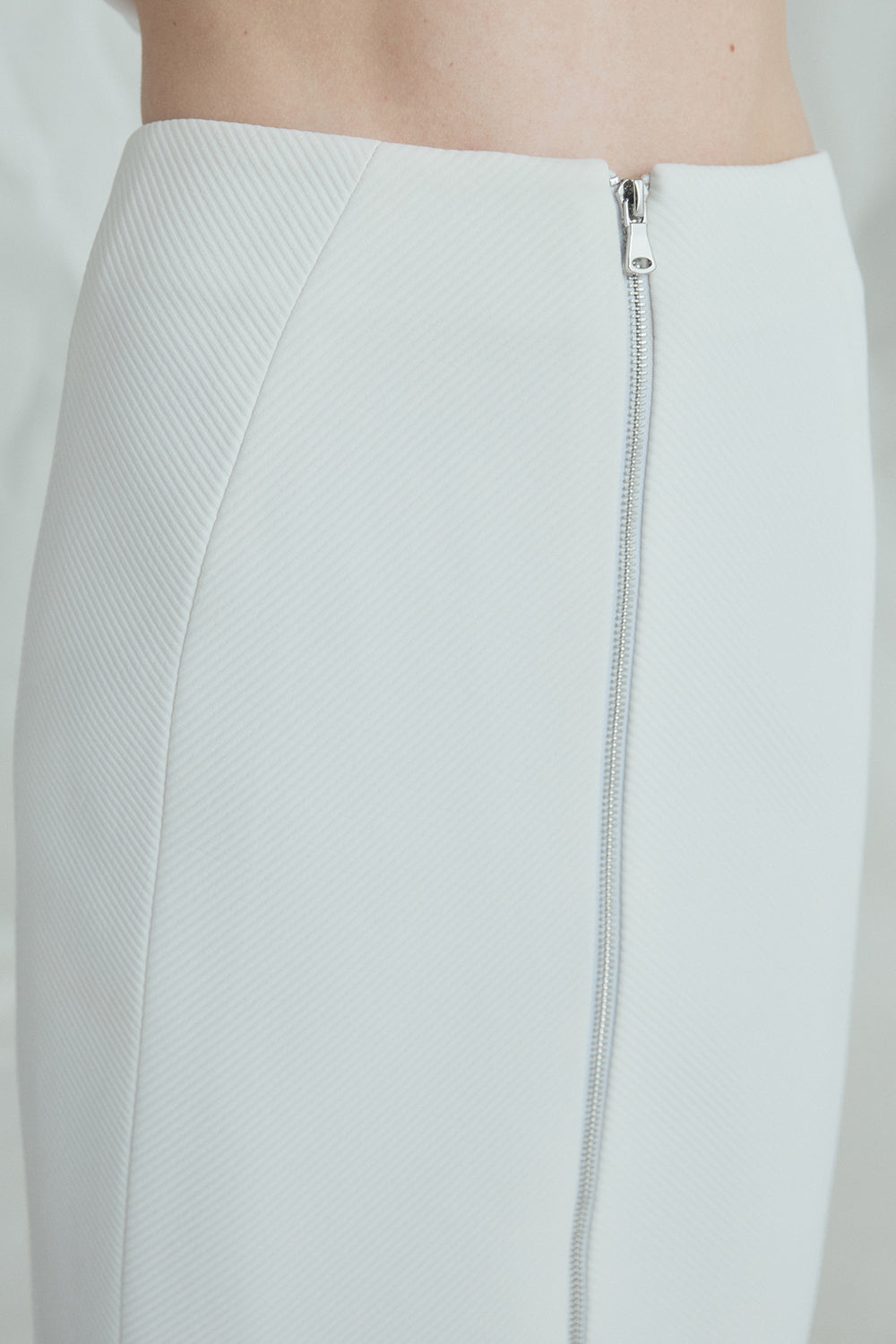 VICKTEERUT Front-Zip Pencil Skirt กระโปรงสอบ ซิปหน้า