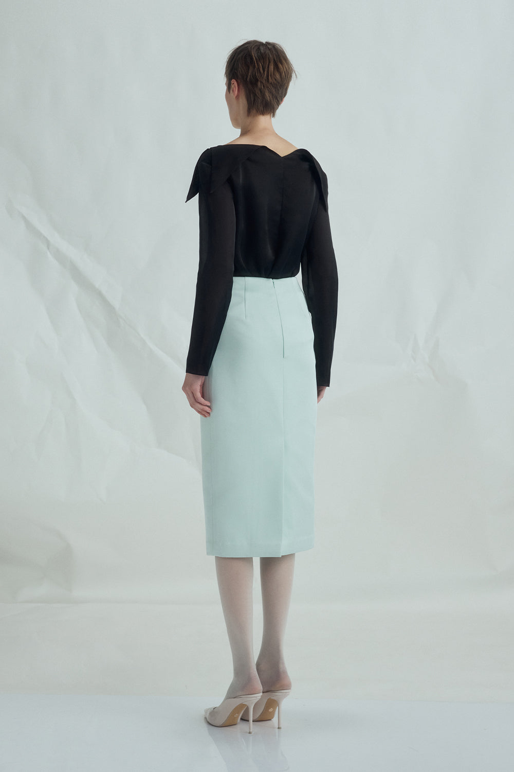 VICKTEERUT Back Slit Pencil Skirt กระโปรง ทรงสอบ ผ่าหลัง