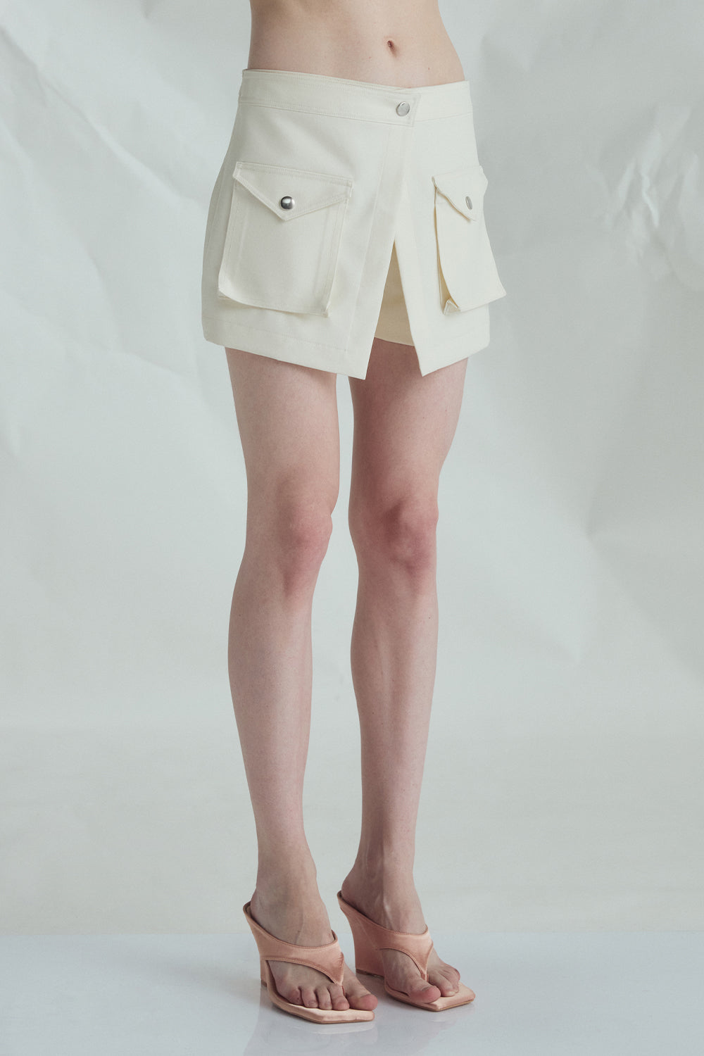 VICKTEERUT Skorts with Pocket Detail กระโปรงกางเกง ตกแต่งกระเป๋า