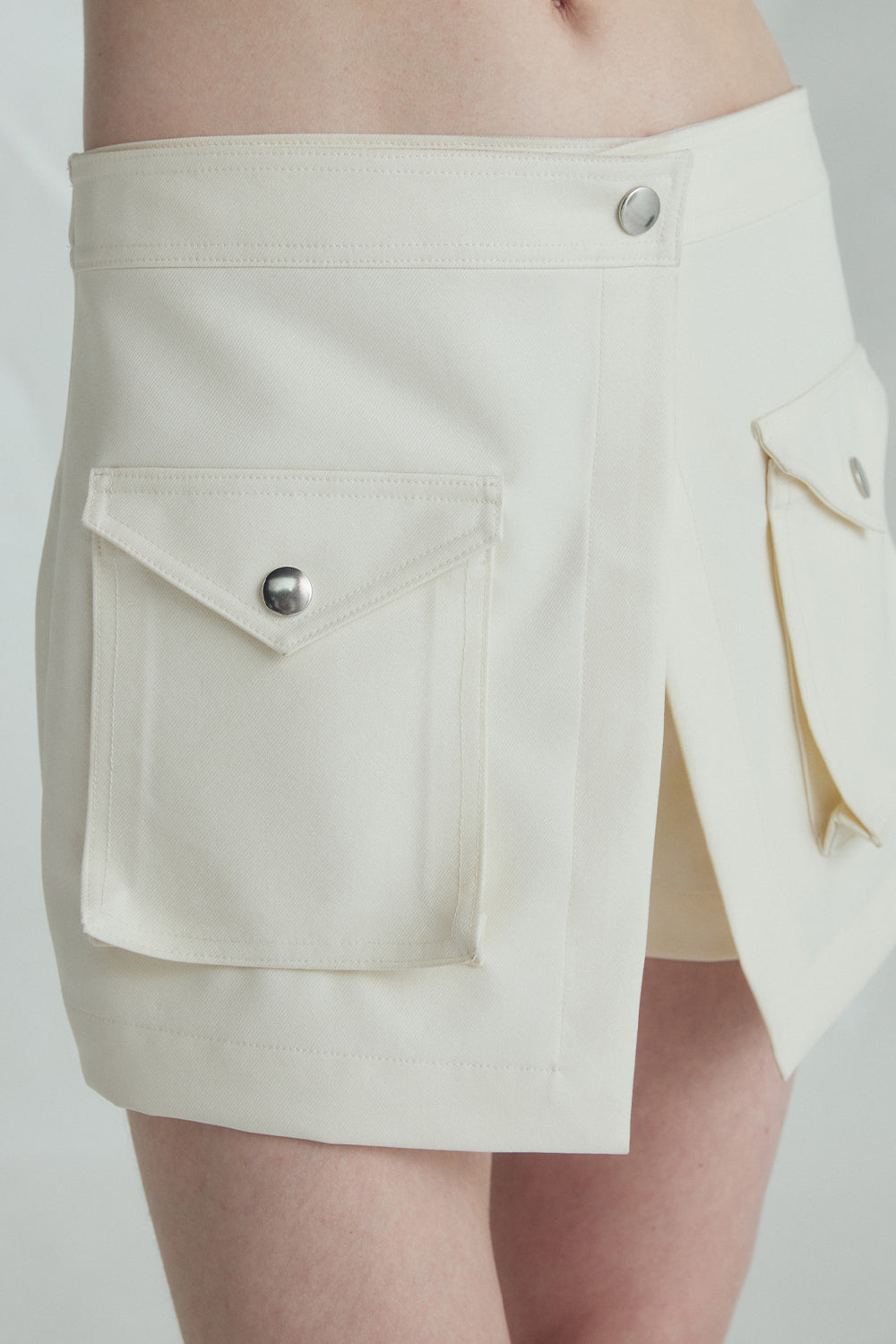 VICKTEERUT Skorts with Pocket Detail กระโปรงกางเกง ตกแต่งกระเป๋า