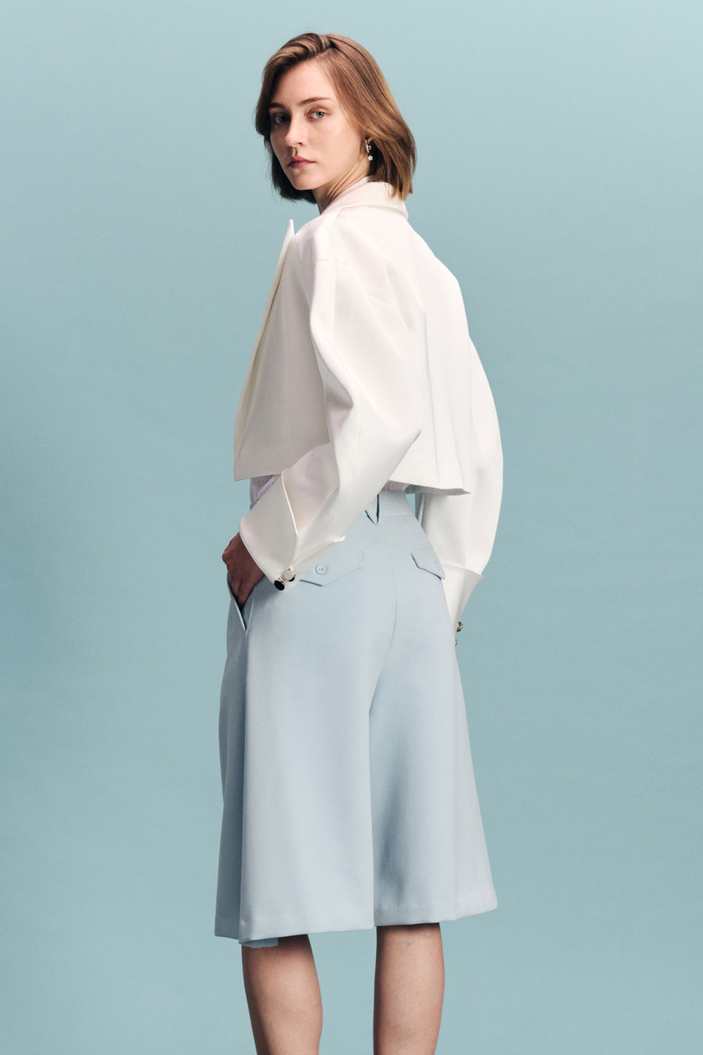 VICKTEERUT Three-Quarter Shorts with Front Pleats กางเกงขาสั้น ขาสามส่วน จีบหน้า