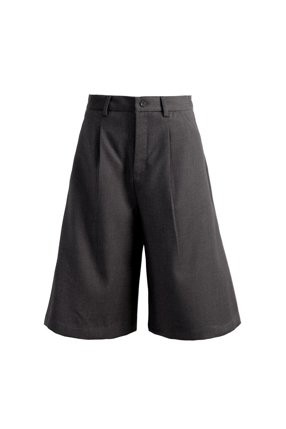 VICKTEERUT Three-Quarter Shorts with Front Pleats กางเกงขาสั้น ขาสามส่วน จีบหน้า