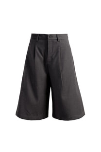 VICKTEERUT Three-Quarter Shorts with Front Pleats กางเกงขาสั้น ขาสามส่วน จีบหน้า