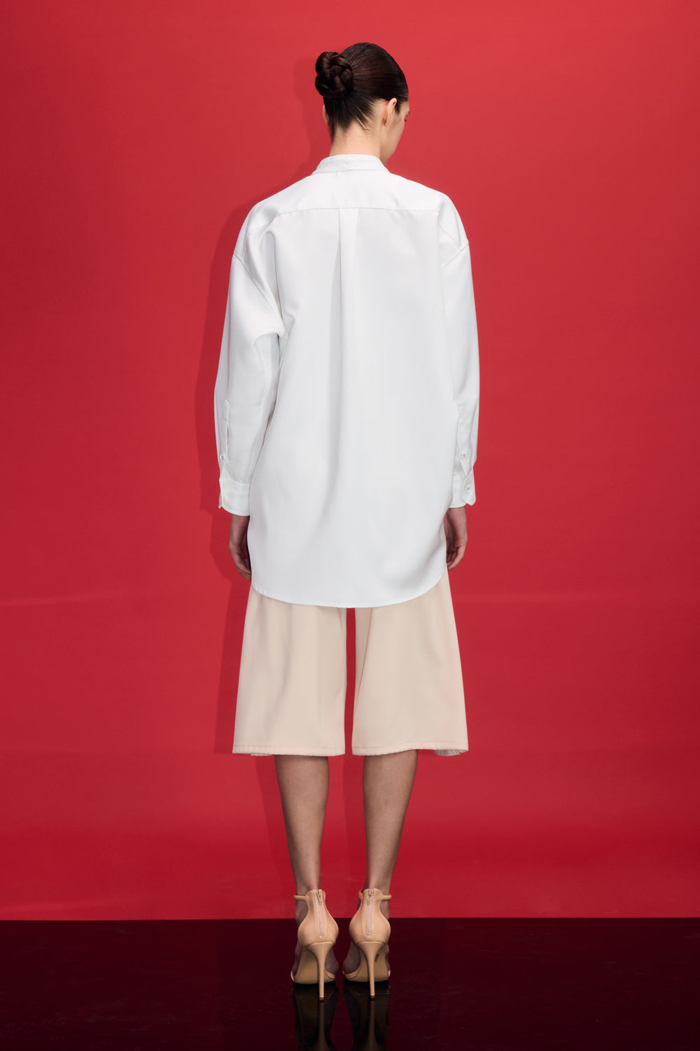VICKTEERUT Three-Quarter Shorts with Front Slit Detail กางเกงขาสั้น ขาสามส่วน ผ่าหน้า