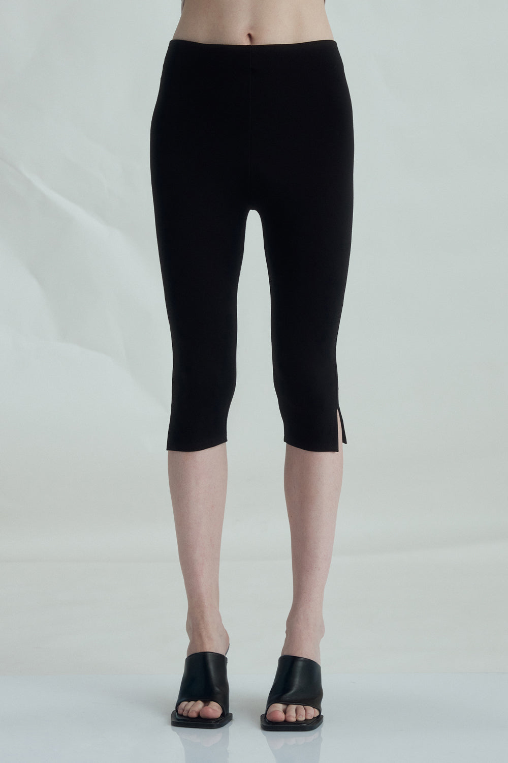 VICKTEERUT Skinny Shorts กางเกงขาสั้น ทรงสกินนี่