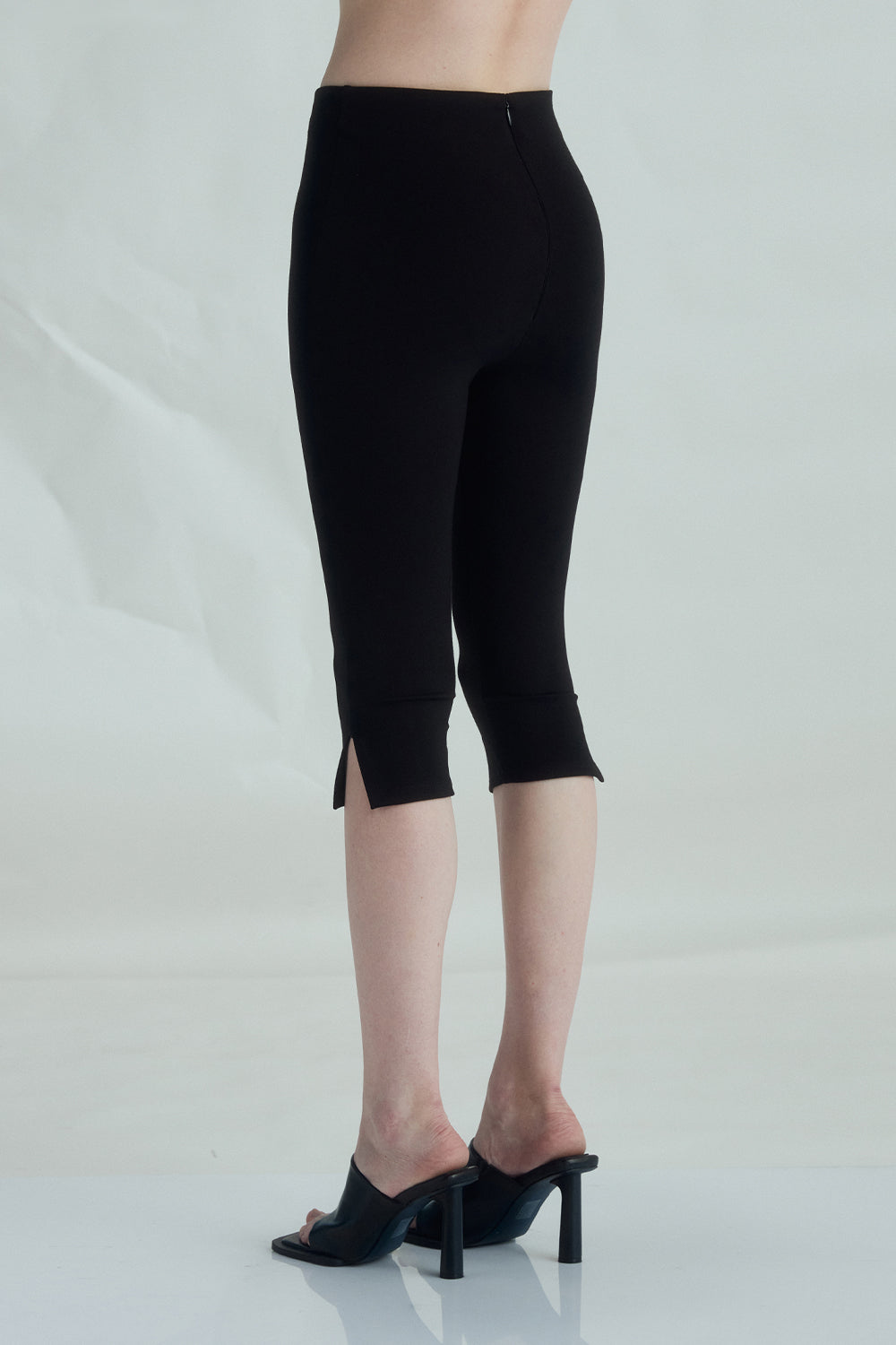 VICKTEERUT Skinny Shorts กางเกงขาสั้น ทรงสกินนี่