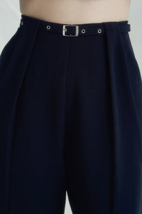 VICKTEERUT Front Pleat Trousers with Belt Detail กางเกงขายาว จีบหน้า ตกแต่งเข็มขัด