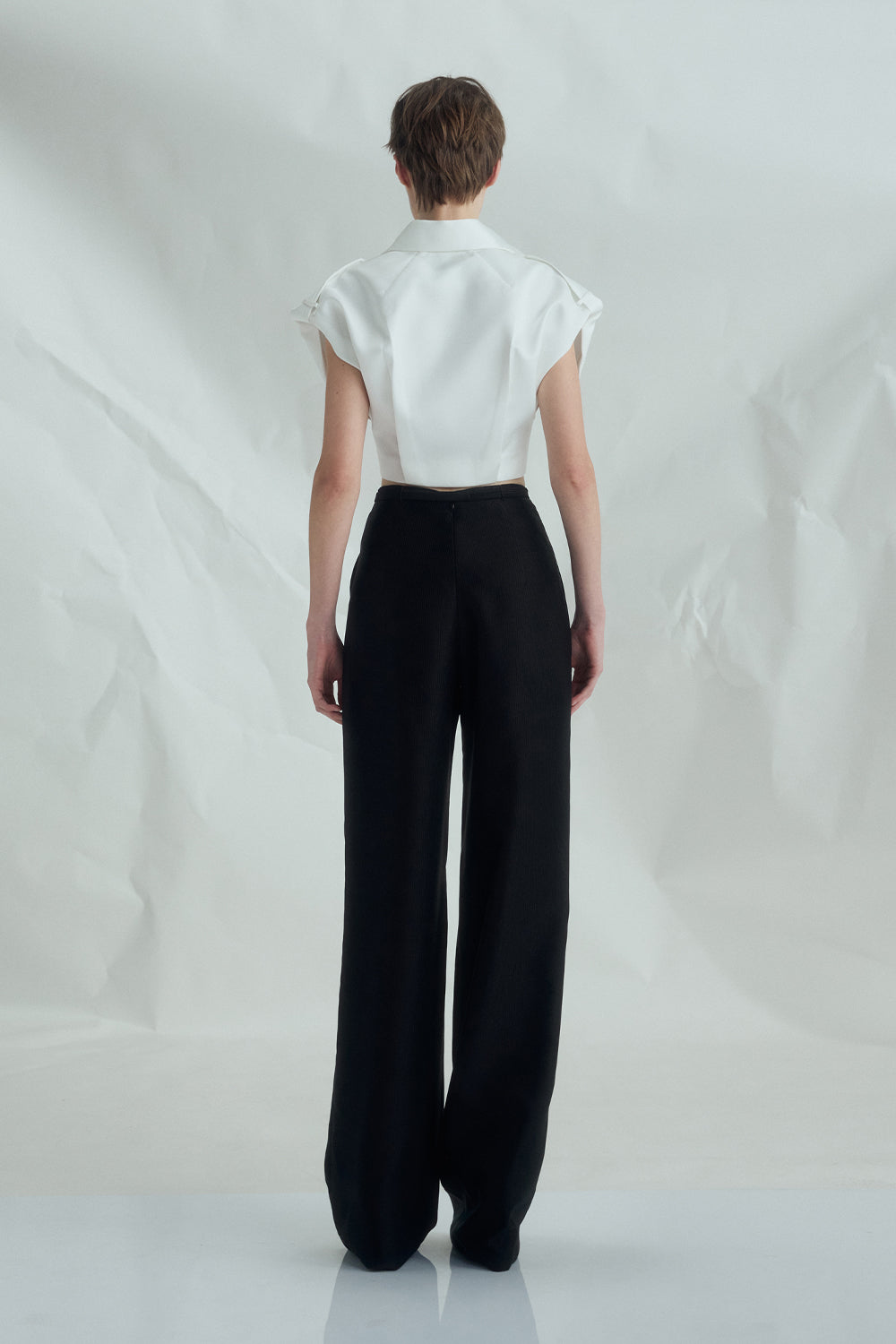 VICKTEERUT Front Pleat Trousers with Belt Detail กางเกงขายาว จีบหน้า ตกแต่งเข็มขัด