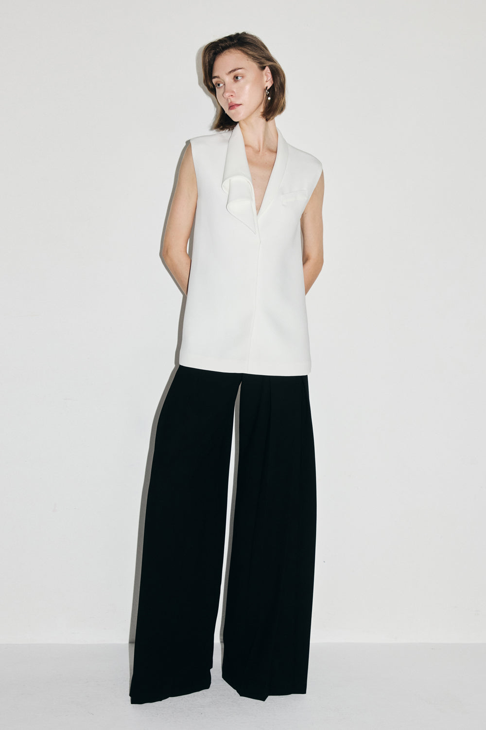 VICKTEERUT Pleated Wide-Leg Trousers กางเกงขาบาน จับจีบ