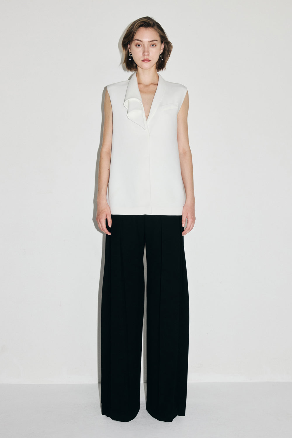 VICKTEERUT Pleated Wide-Leg Trousers กางเกงขาบาน จับจีบ