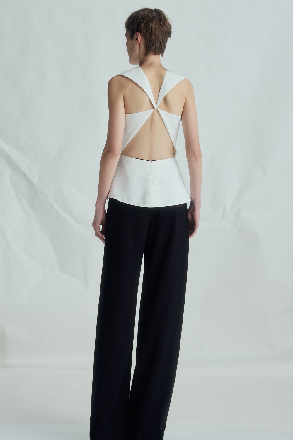 VICKTEERUT Wide-Leg Flat Front Trousers กางเกงขาบาน เอวสูง