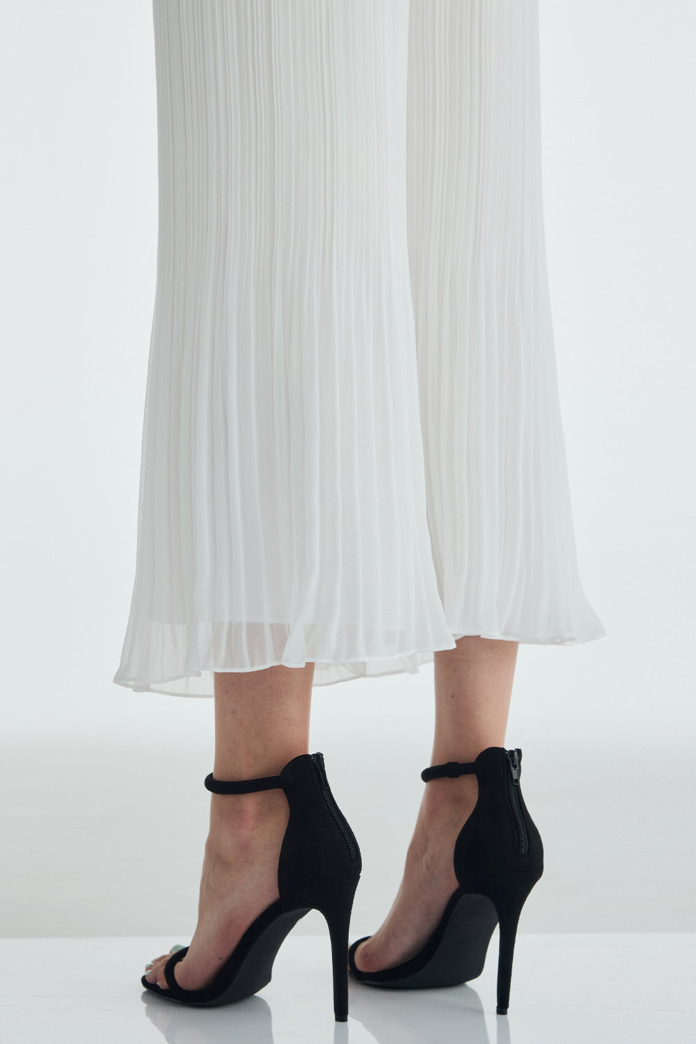 VICKTEERUT Pleated Chiffon Trousers กางเกงขายาว ผ้าชีฟอง อัดพลีท