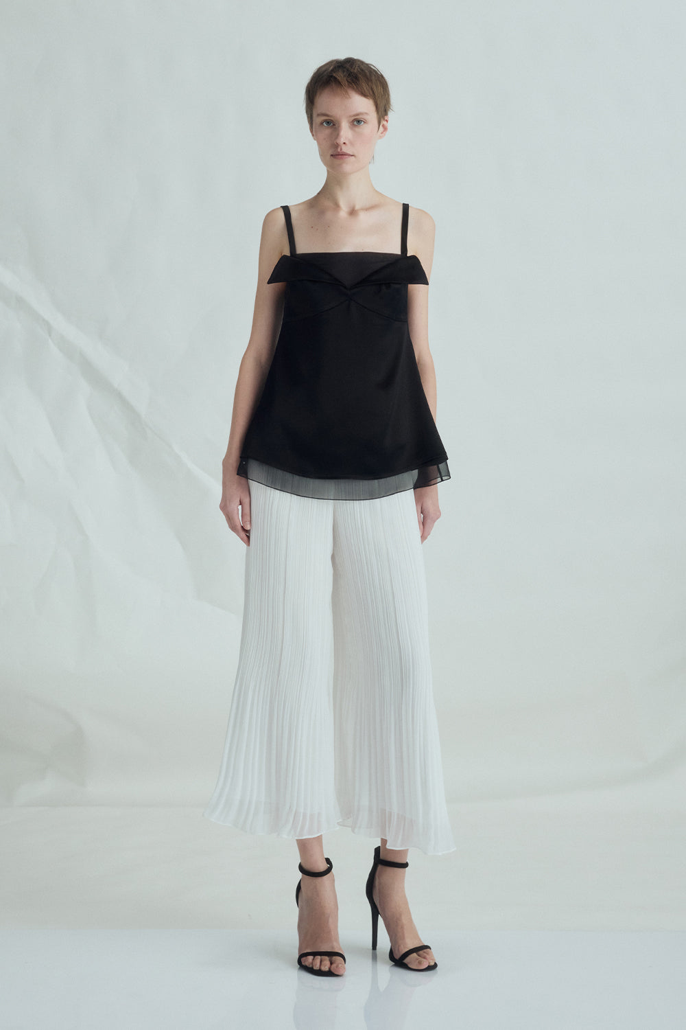 VICKTEERUT Pleated Chiffon Trousers กางเกงขายาว ผ้าชีฟอง อัดพลีท