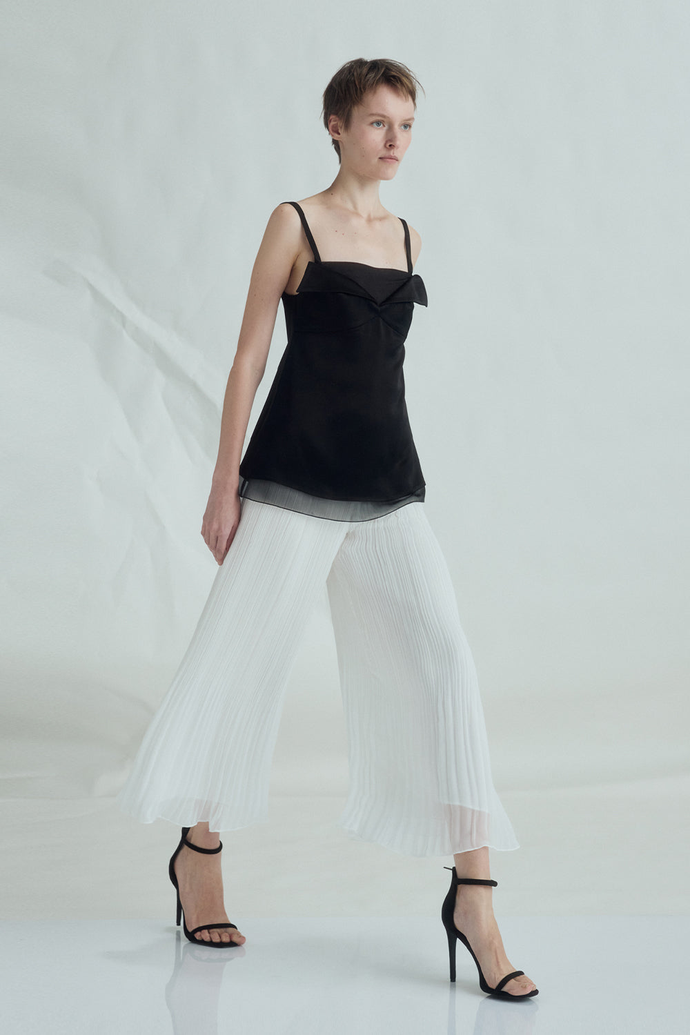 VICKTEERUT Pleated Chiffon Trousers กางเกงขายาว ผ้าชีฟอง อัดพลีท