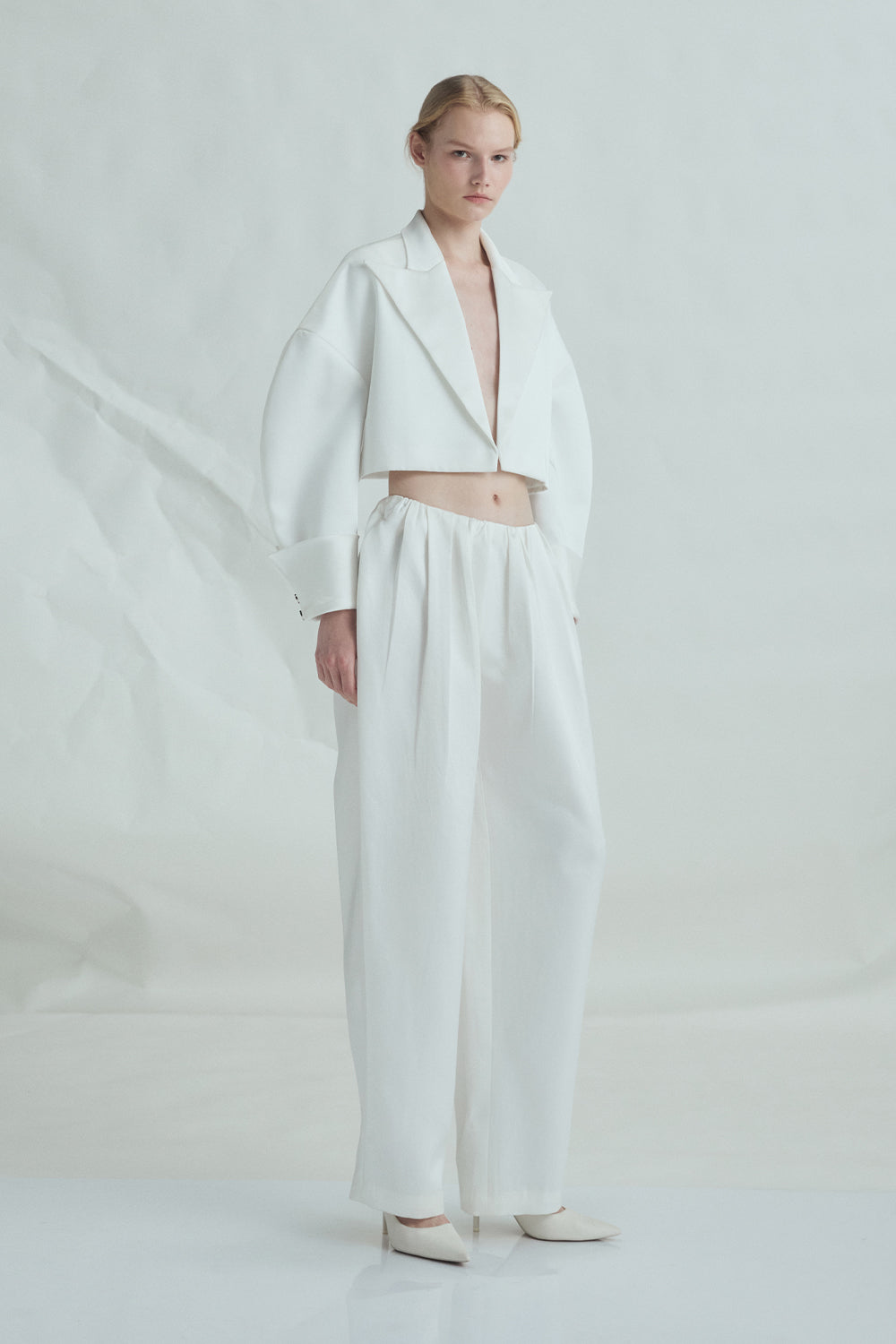 VICKTEERUT Low-Rise Pleated Fluid Trousers กางเกงเอวต่ำ จับจีบ