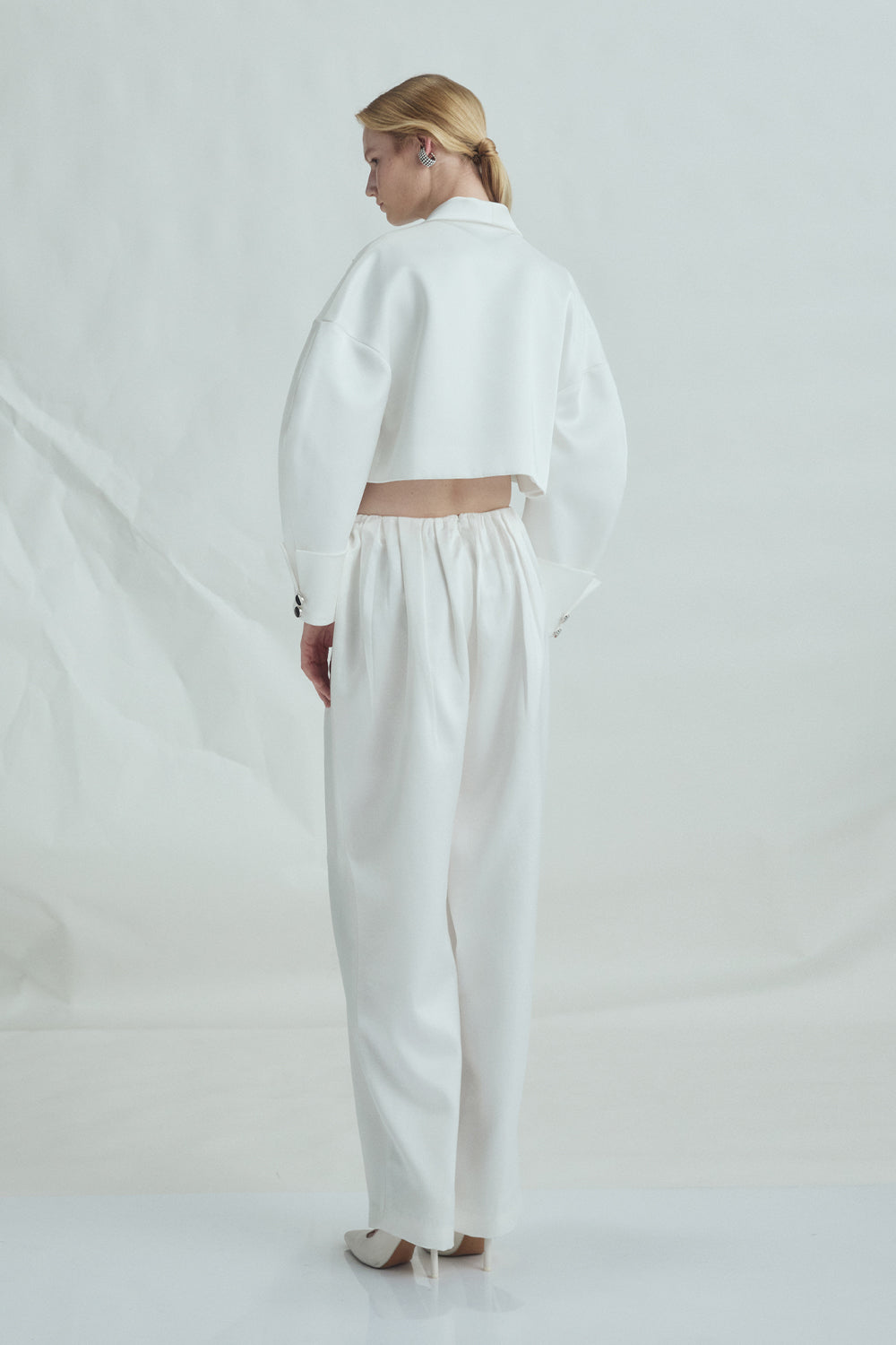 VICKTEERUT Low-Rise Pleated Fluid Trousers กางเกงเอวต่ำ จับจีบ