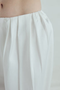 VICKTEERUT Low-Rise Pleated Fluid Trousers กางเกงเอวต่ำ จับจีบ